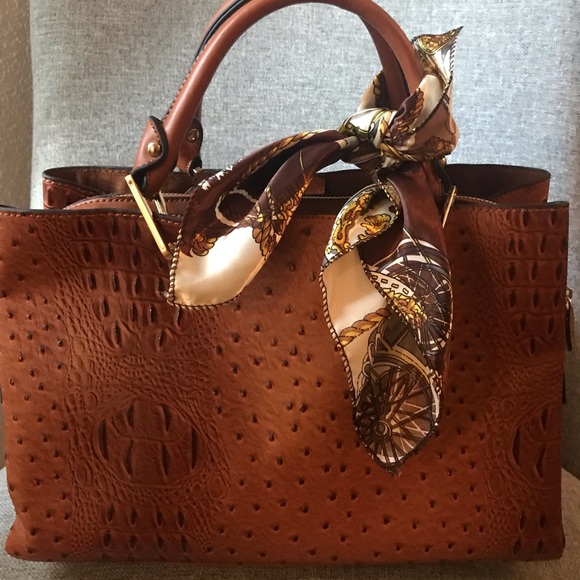 Faux Python Leather Handbag. Brand new! This can be worn casual or dressy! - Picture 1 of 10